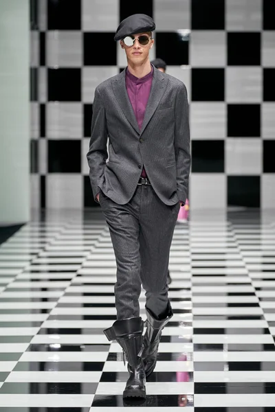 Look 37